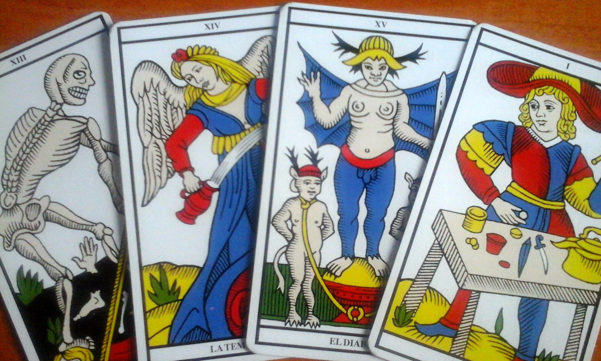 Tarot de Marsella: Simbología medieval de los colores principales